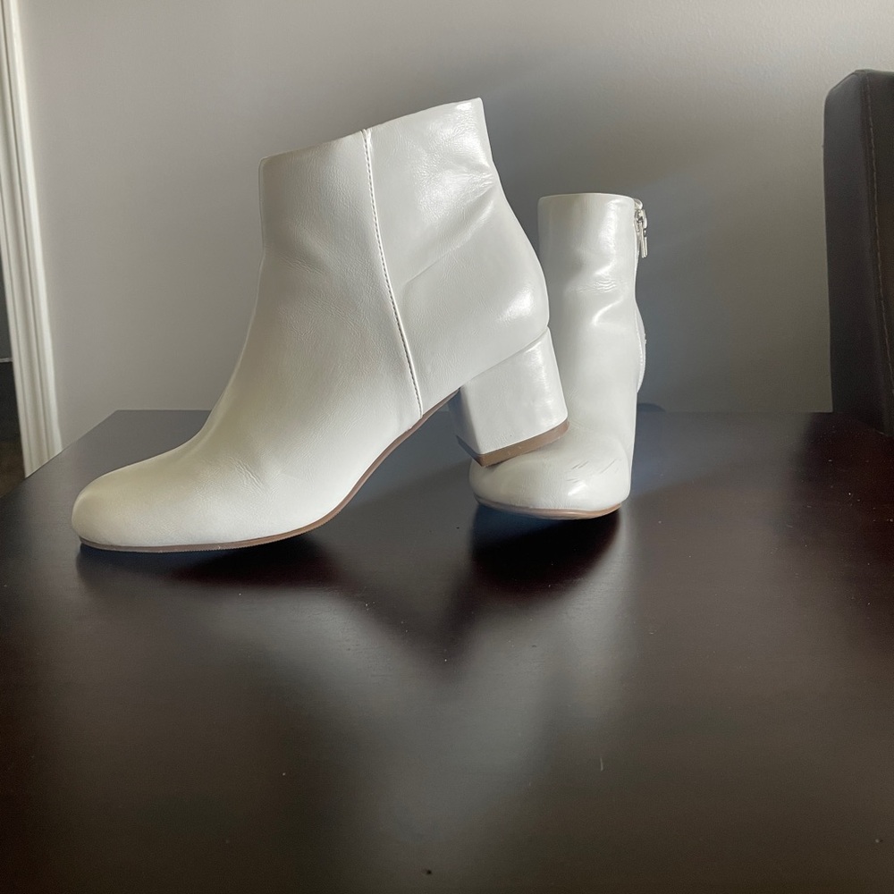 Elegant White Ankle Boots